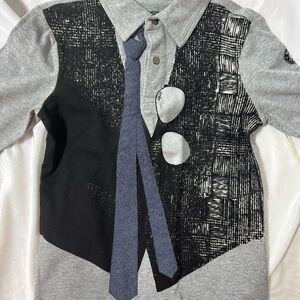 🆕 Mini Shatsu Grey Graphic Long Sleeve Top